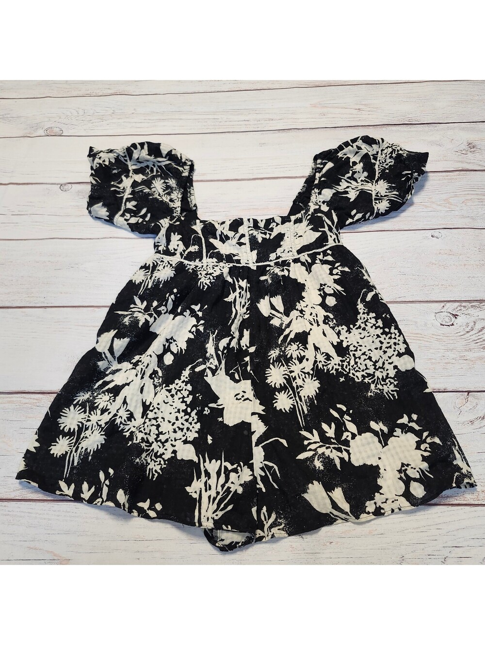 Urban Outfitters Black and White Floral Romper Size Medium